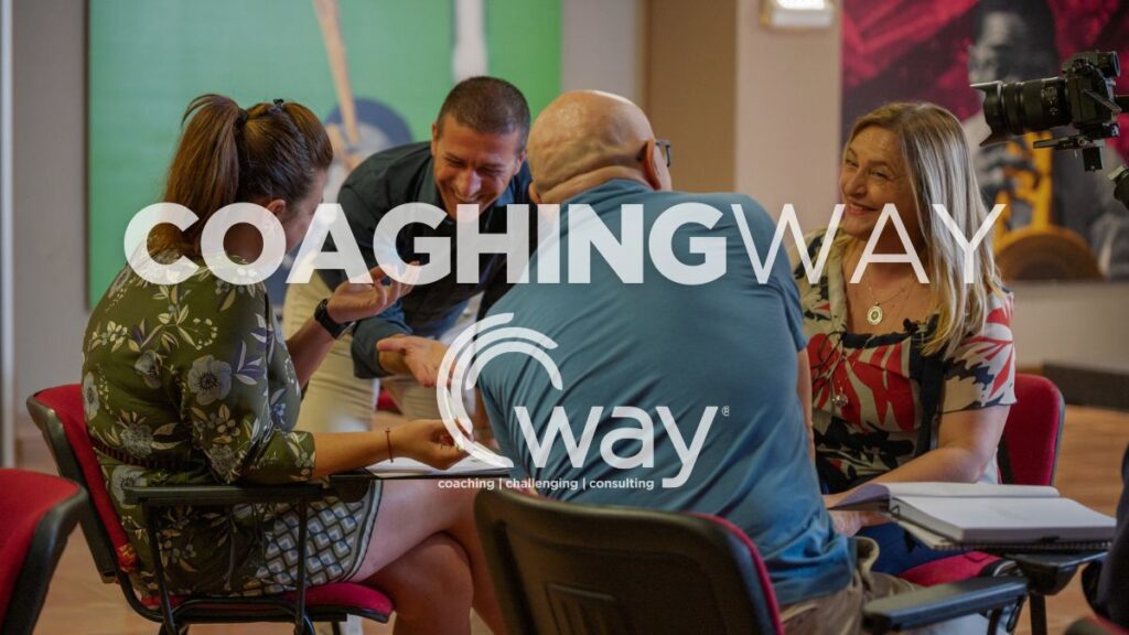 Aula durante il corso Coaching Way con header "Coaching Way "